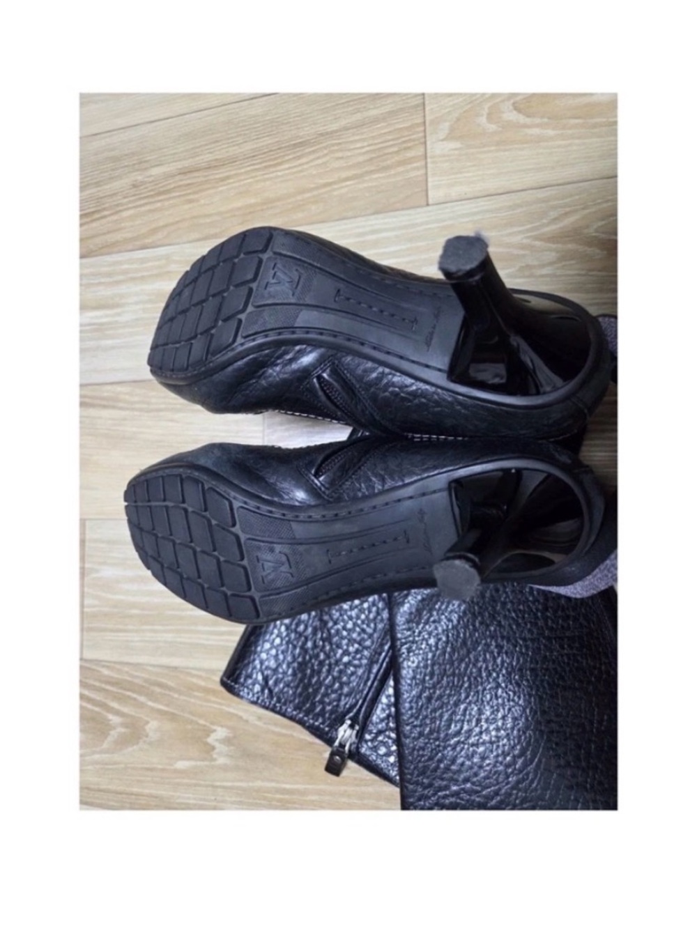 Louis Vuitton Black Over-the-Knee Leather Boots - Picture 4 of 4